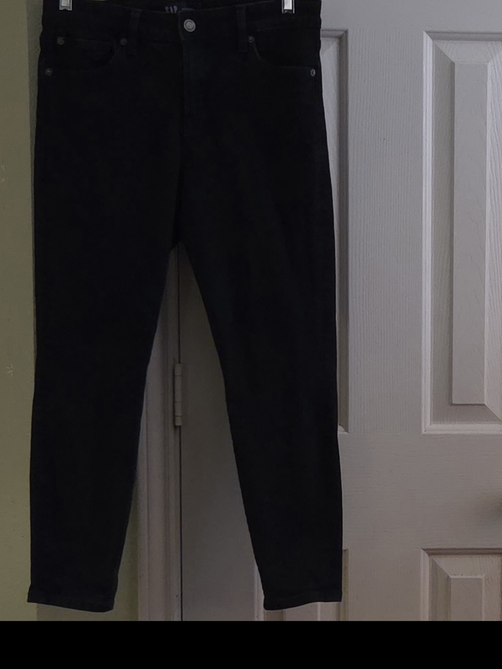 GAP Women's Skinny Jeans in Black